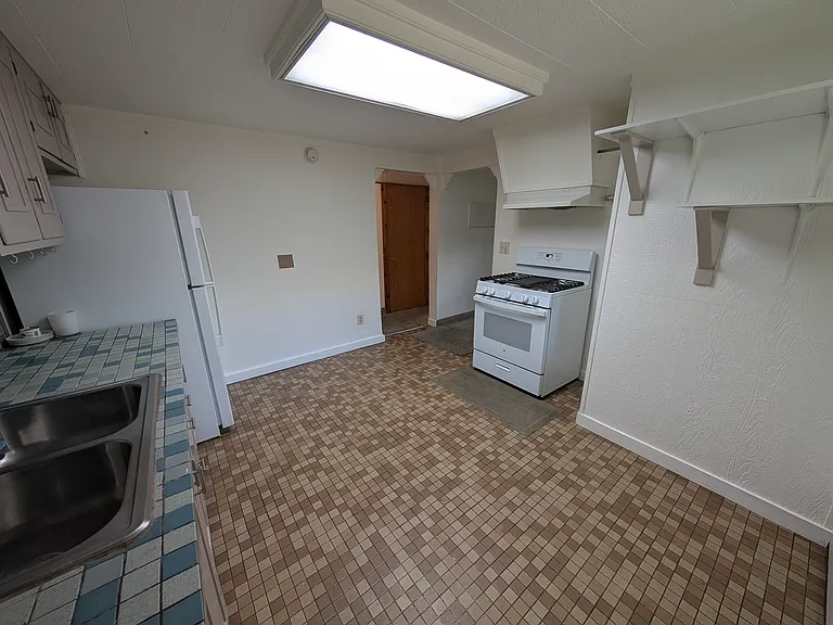2760 S Blair St — Photo 8