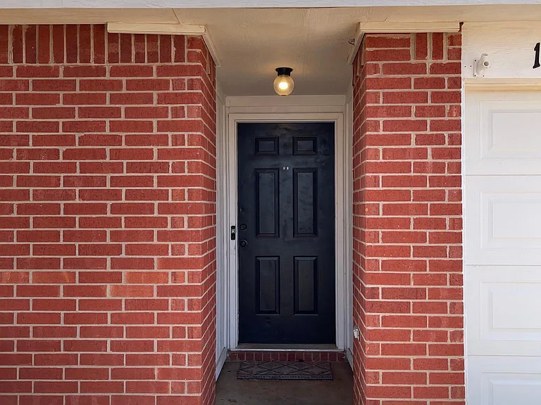 1110 Ironton Ave — Photo 2