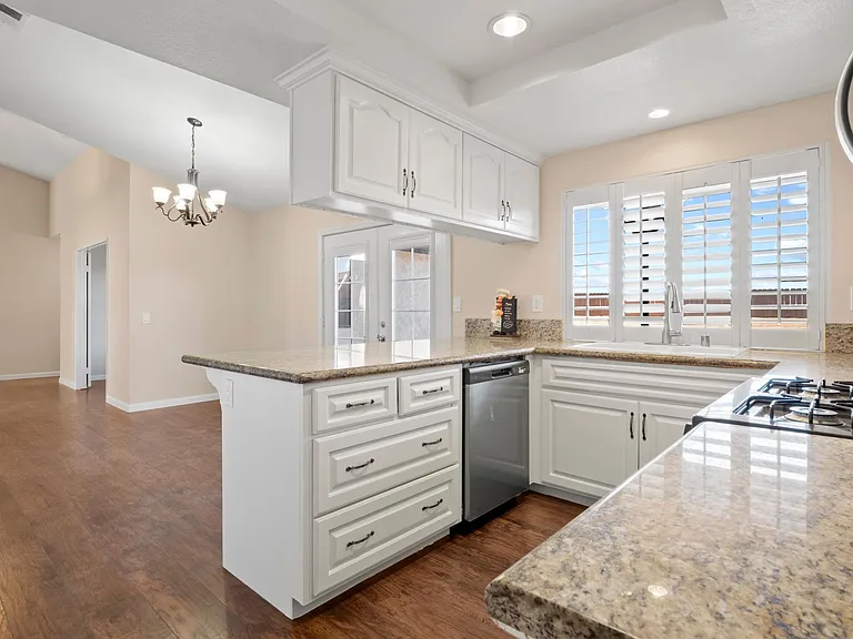 3843 Castala Dr — Photo 3