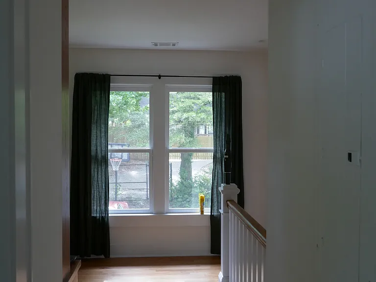 73 Mortimer St SE — Photo 14