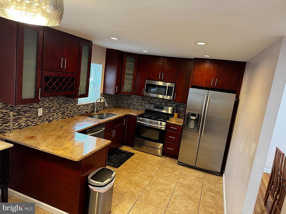 2nd image of 11012 Audubon Ave