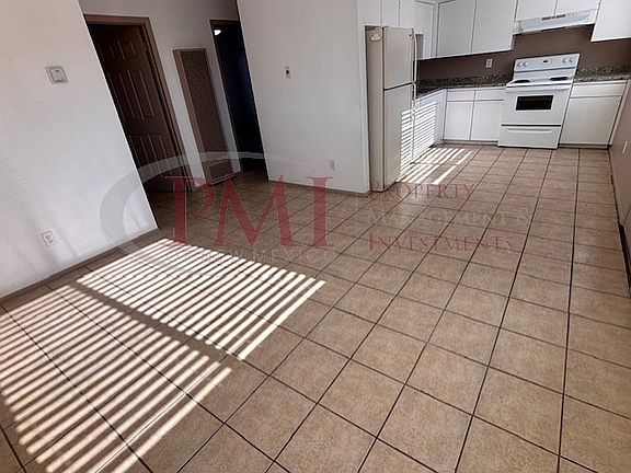 3rd image of 2105 S Espina St APT 05