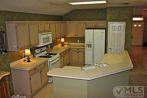 3rd image of 4833 Park Bend Dr