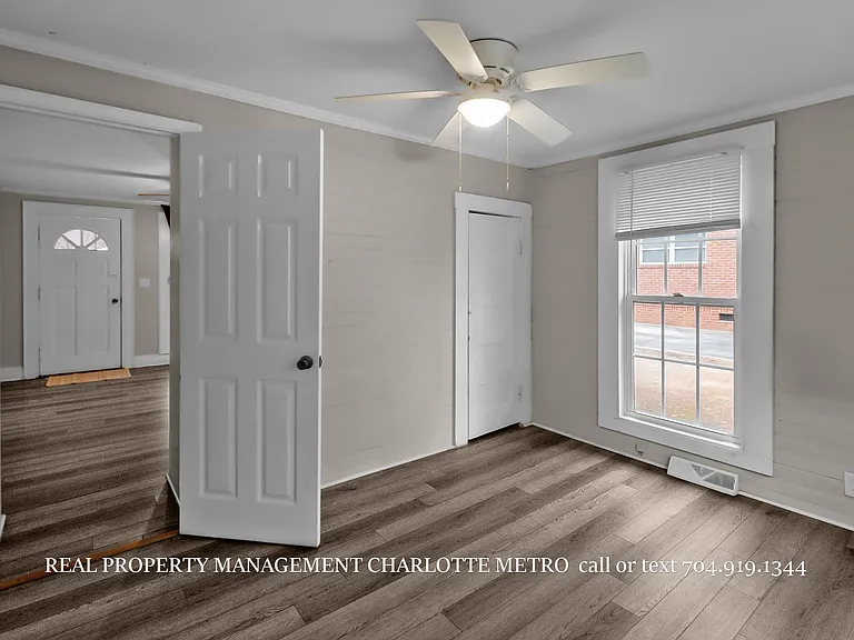 307 Leonard Ave — Photo 12