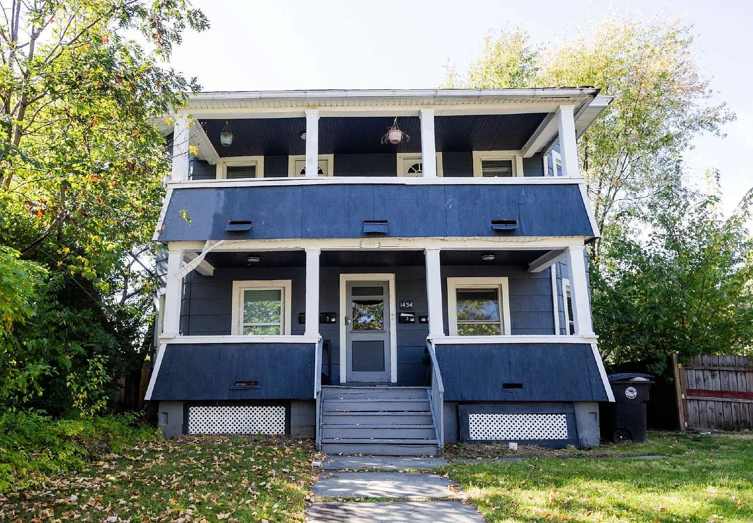 2 bed, 1.0 bath, $1,095 — Photo 1