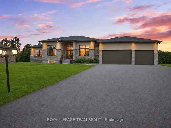 1801 Cedarlakes Way, Ottawa, ON K4P 0E3