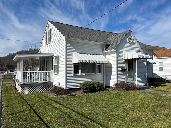 402 James St, New Martinsville, WV 26155