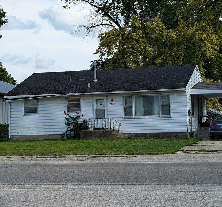 2nd image of 2116 E North Grand Ave