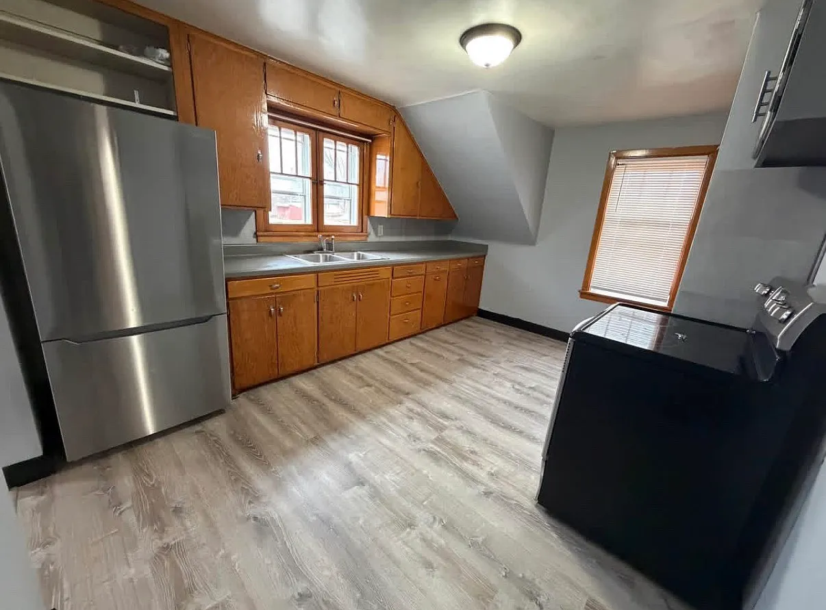 2 bed, 900 sqft, $1,200 — Photo 4