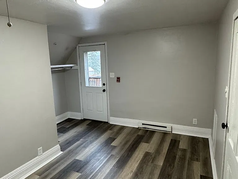 120 E Spring St — Photo 9