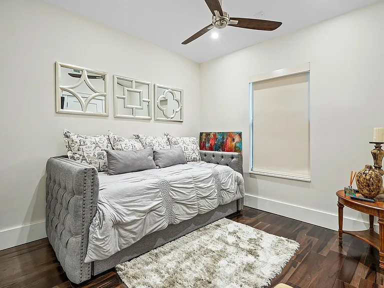 1117 Lake Dr — Photo 19