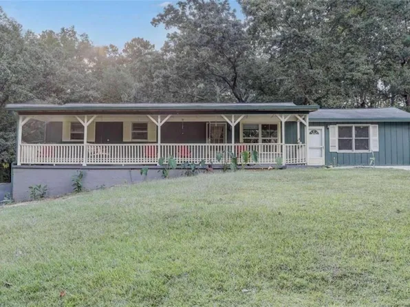 9003 Meadow Dr, Lithia Springs, GA 30122