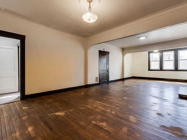 609 E Warrington Ave #1 — Photo 6
