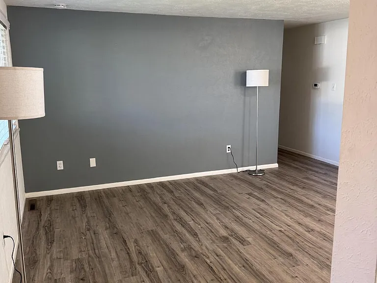 2336 Smith Ct — Photo 5
