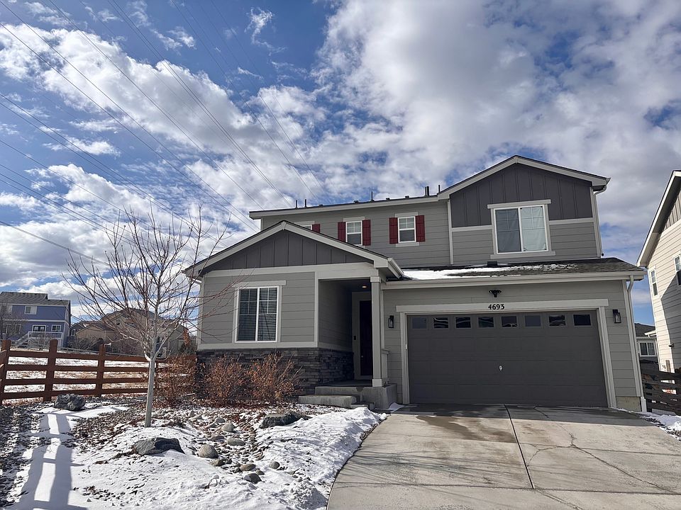 Front of house that is directly adjancent to walking trail