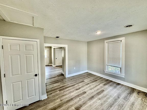 4th image of 219 E Virginia Ave