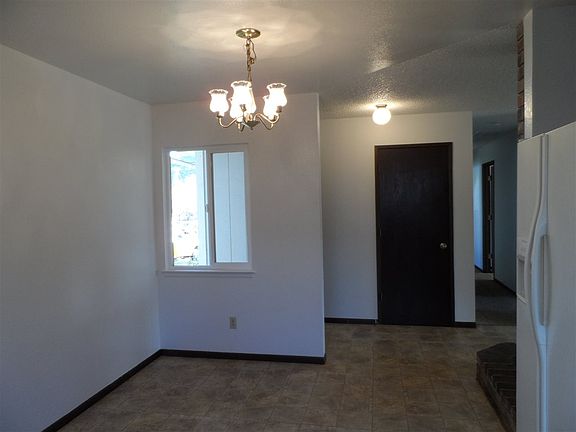 5th image of 319 Lawrence Ln