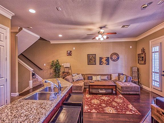 2nd image of 5804 La Vista Dr