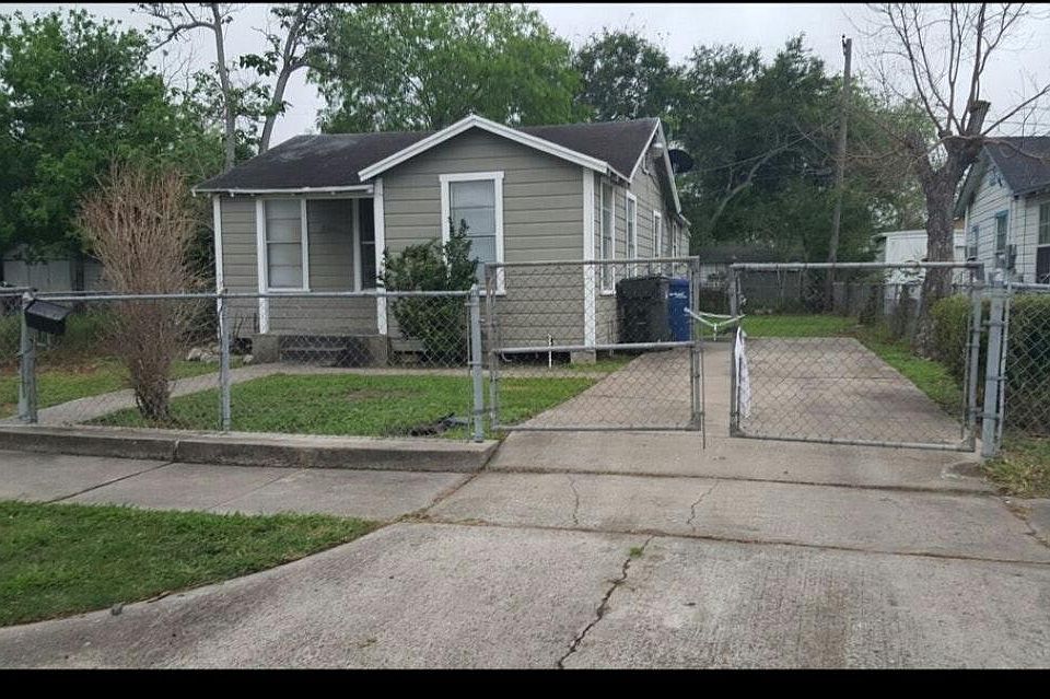 1st image of 2533 Wainwright St