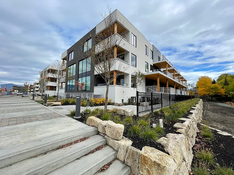 3795 Lakeshore Rd — Photo 89
