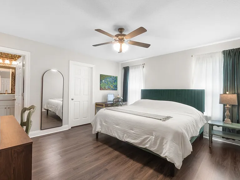 6042 Capitol Dr — Photo 3