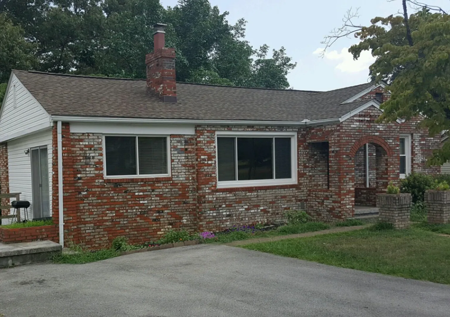 508 Oakcrest Rd — Photo 1