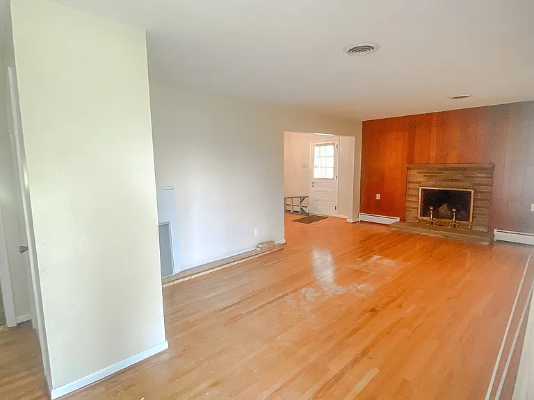 16 High St — Photo 3