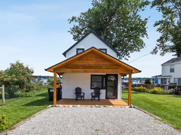 8980 Dexter Pinckney Rd, Pinckney, MI 48169