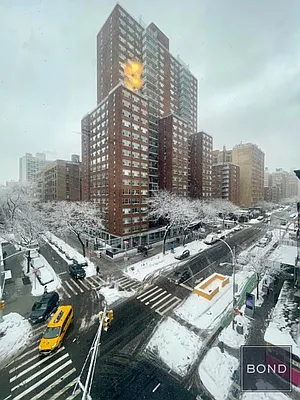 Rented by Bond New York | media 15