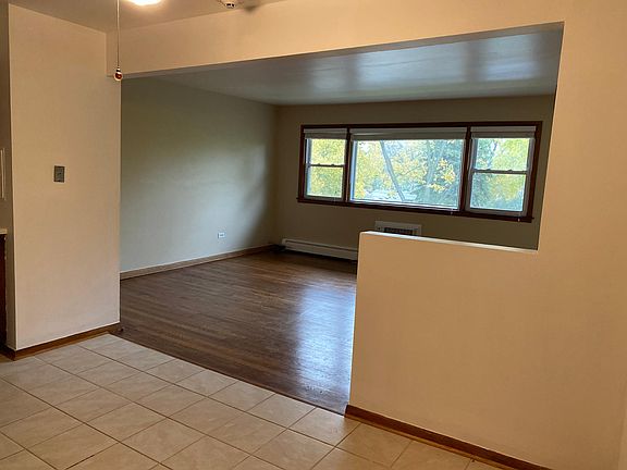 5th image of 326 Beach Ave #304