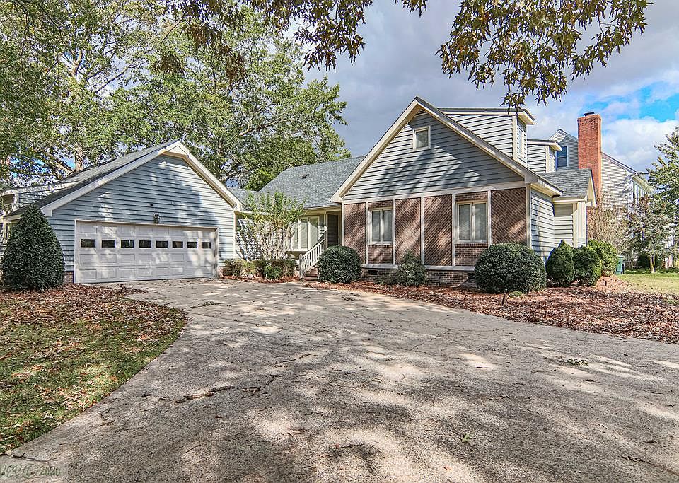 1st image of 302 Maplewood Dr