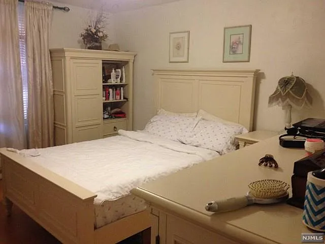2 bed, 700 sqft, $1,750 — Photo 3