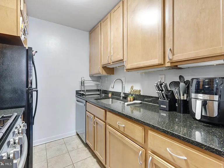 5112 Macarthur Blvd NW #209 — Photo 11