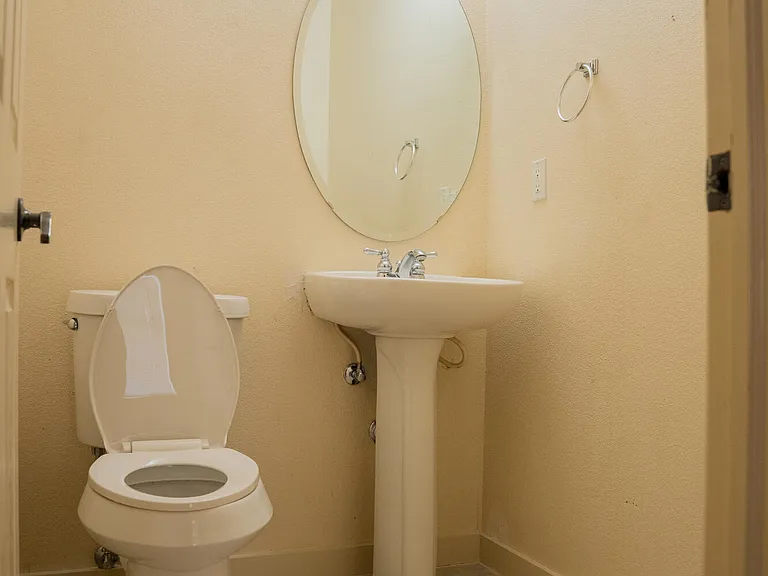 804 Bonnie Ct — Photo 24