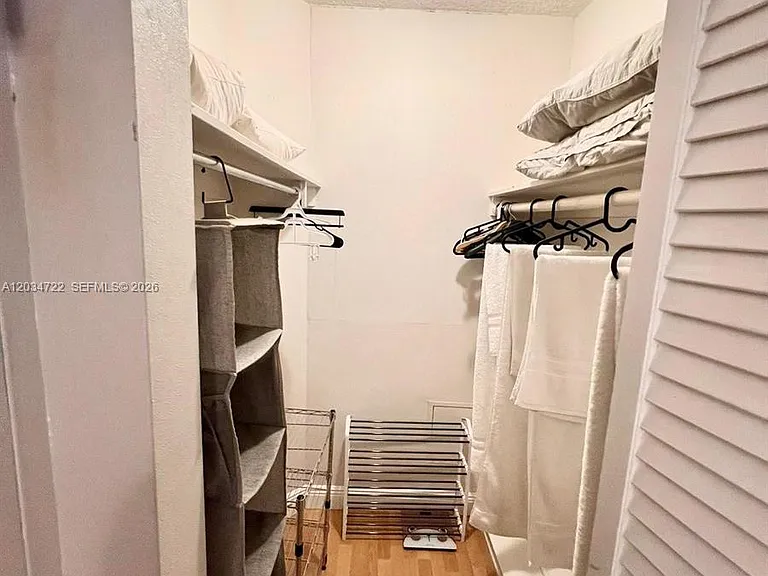 905 Brickell Bay Dr #1422 — Photo 23