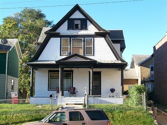 2nd image of 516 W 3rd St