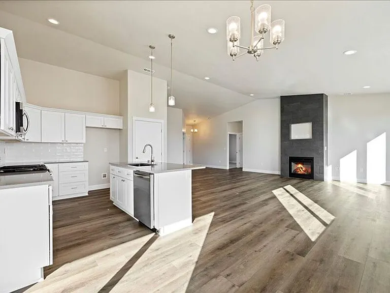 3425 S Van Buren St — Photo 9