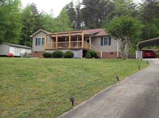 18 Bates Bridge Rd, Travelers Rest, SC 29690