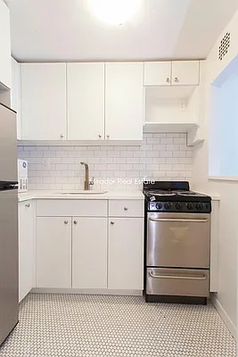 Rented by Mirador Real Estate | media 21