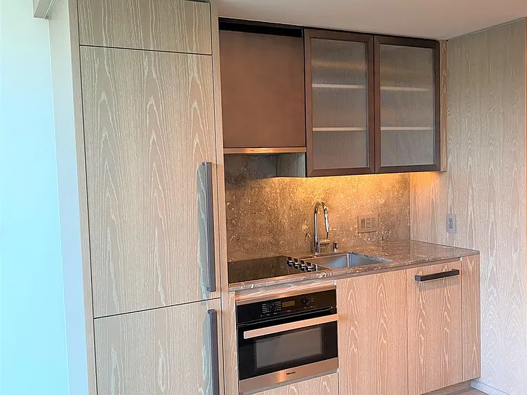 1000 Auahi St #726 — Photo 1