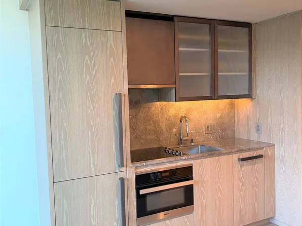 1000 Auahi St #726, Honolulu, HI 96813