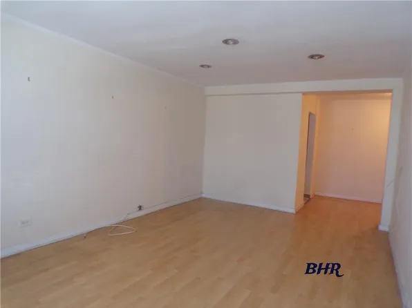 2265 Gerritsen Avenue image 10 of 19