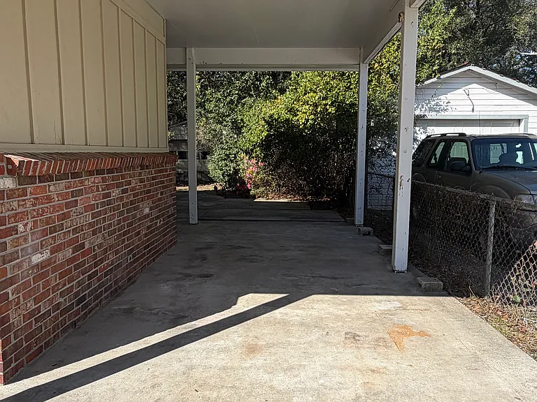 341 East Dr — Photo 16