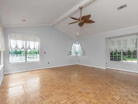 3rd image of 2765 Savannah Ln