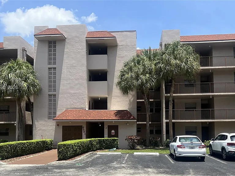 9531 Seagrape Dr #305 — Photo 1