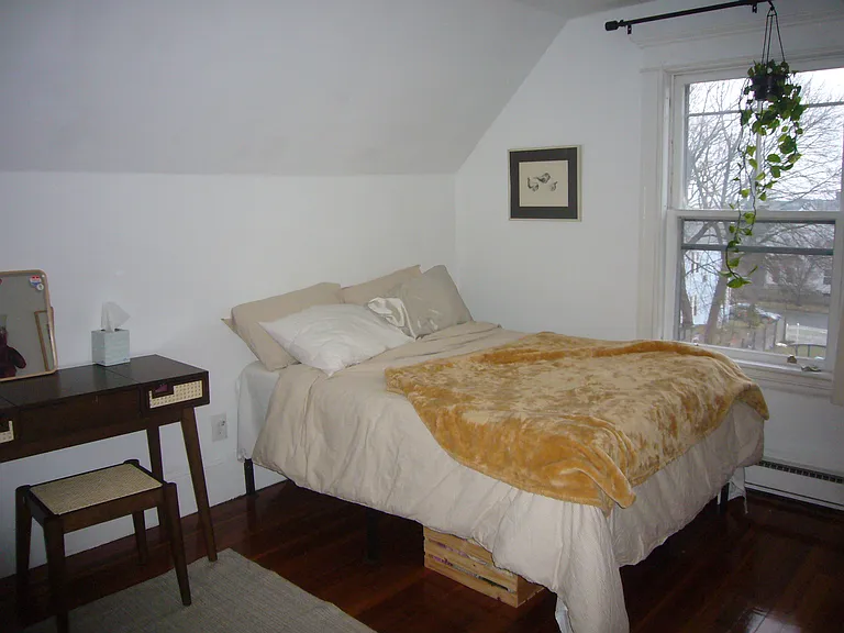 1/2 Hull Ave — Photo 5