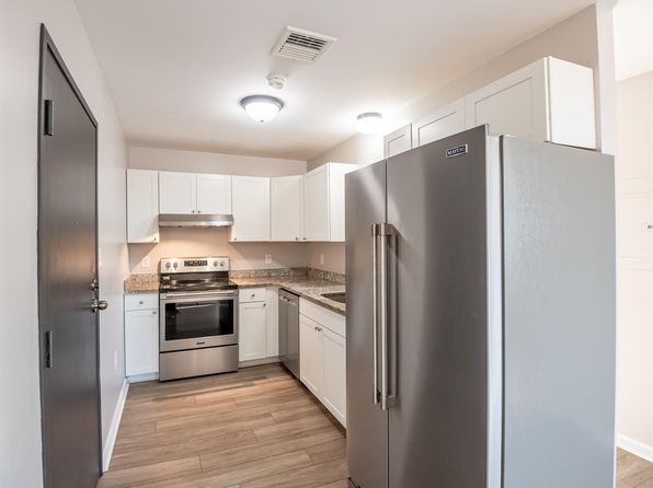 527 S Pitt St APT 8