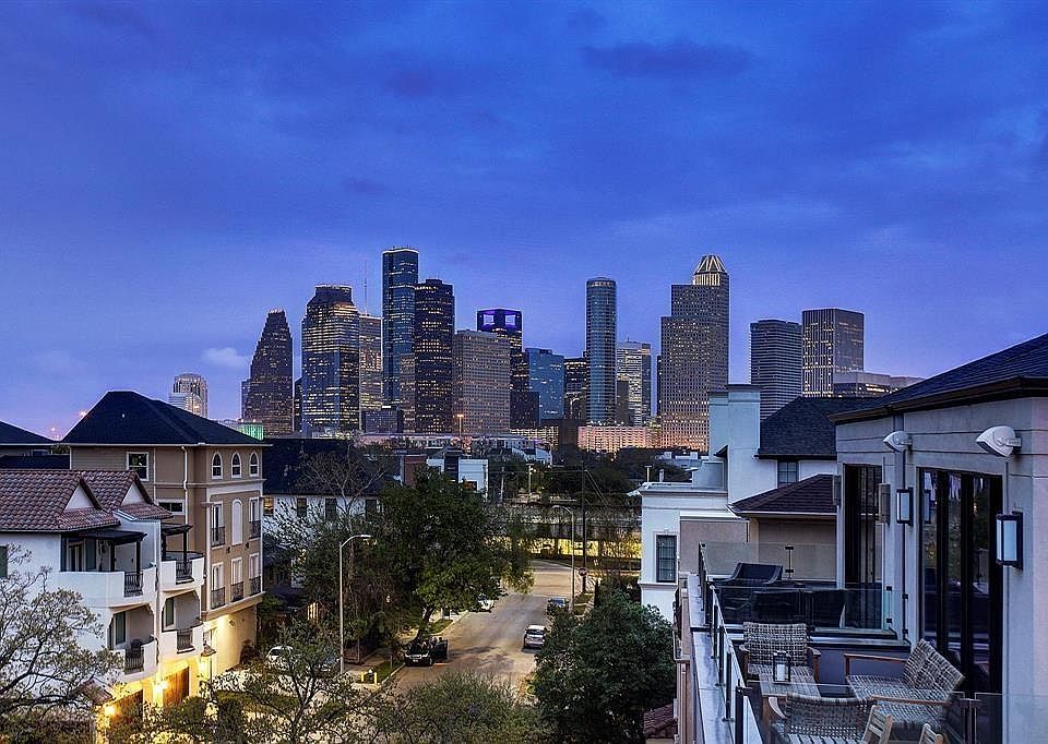 View from Bell Street to Downtown