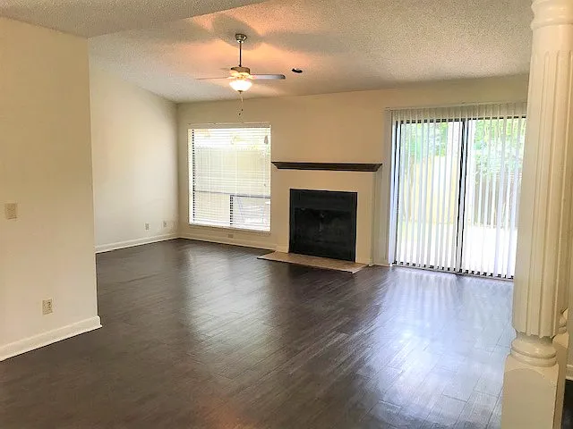 310 Eden Dr — Photo 2