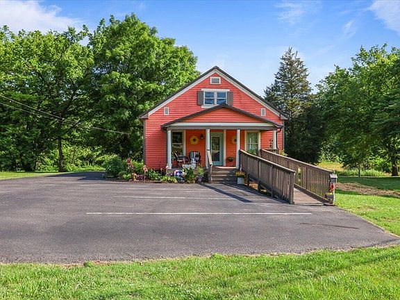 3rd image of 780 Bryan Rd